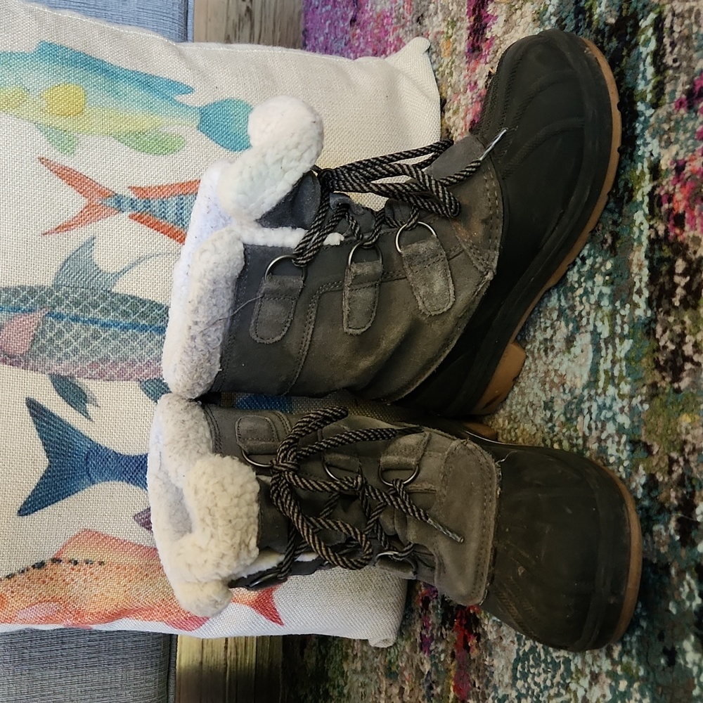 Cat and Jack snow boots ❄️